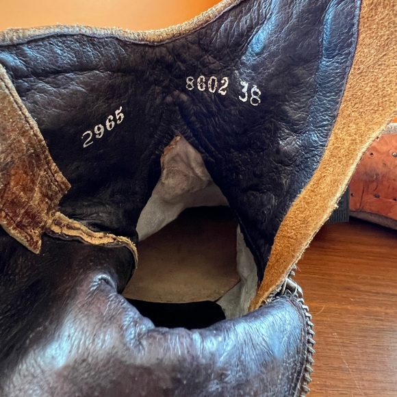 Sendra/Frye Deborah Studded Boot, Short 7 1/2 (38) Distressed brown/grey - Picture 6 of 8